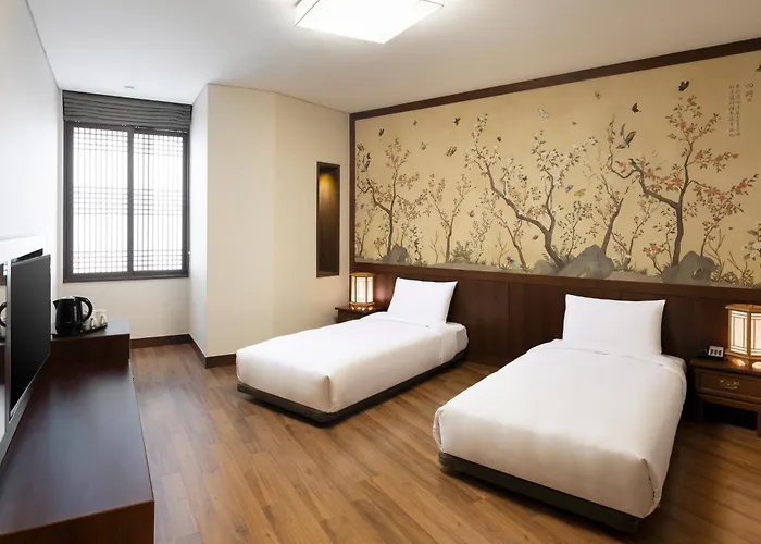 Ibis Ambassador Myeongdong Hotel 3*