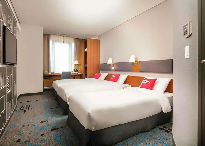 Ibis Ambassador Myeongdong Hotel 3*